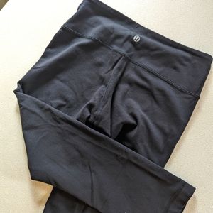 Lulu lemon capris